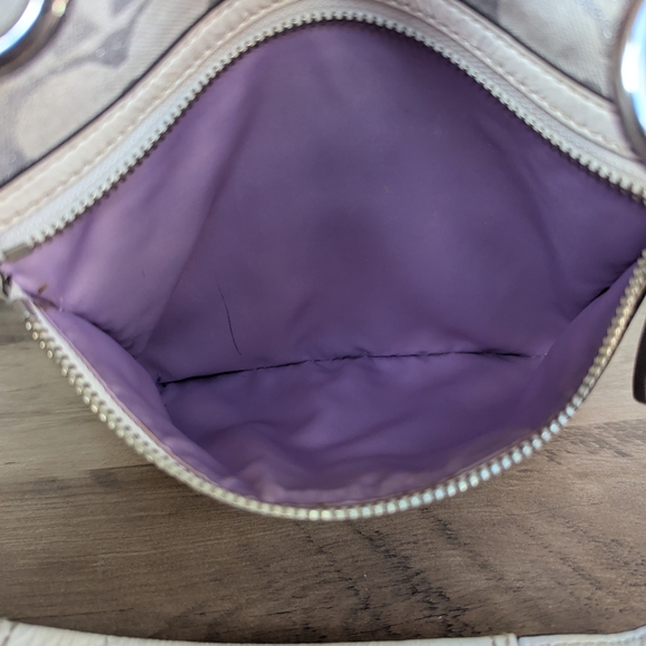 Coach Penelope Signature Lunch Tote, typically identified by - Picture 14 of 14